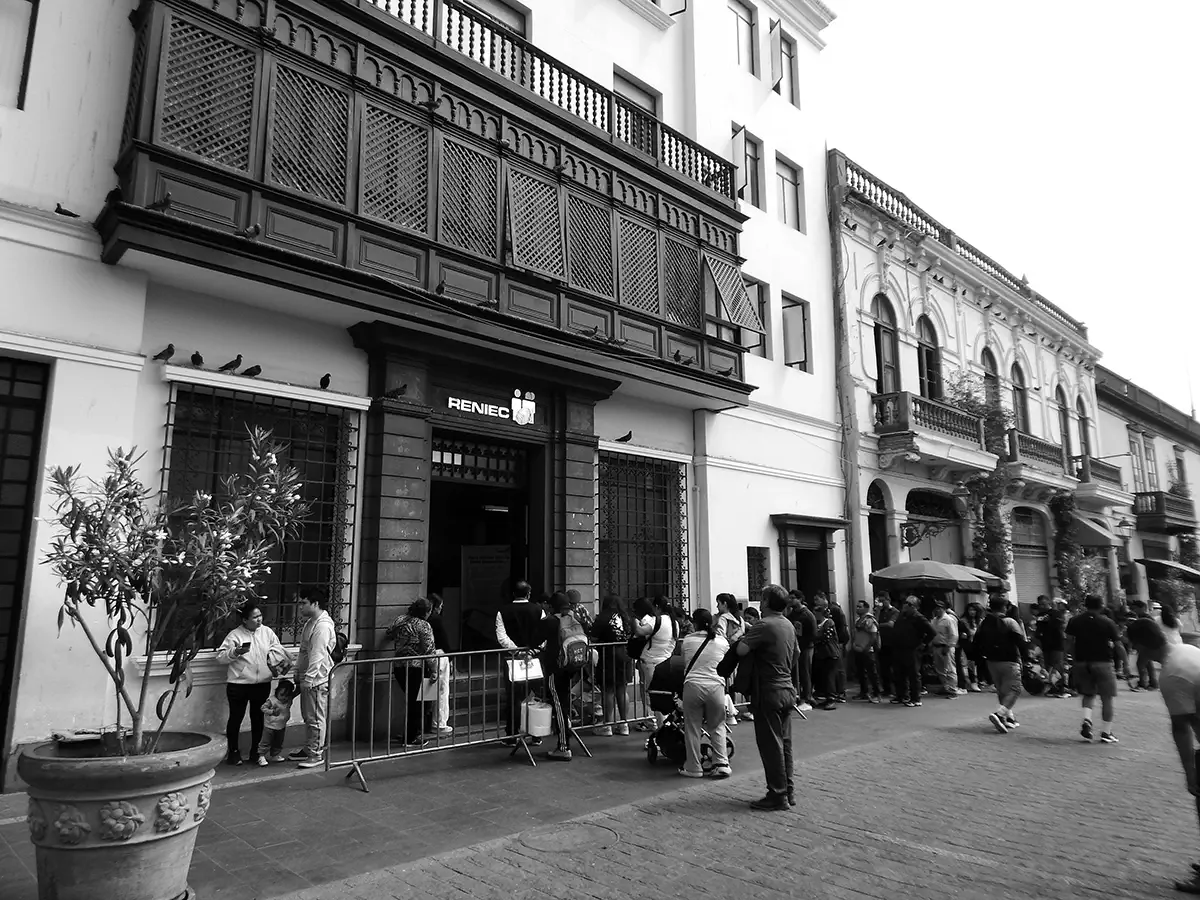 RENIEC Office in downtown Lima serving the public